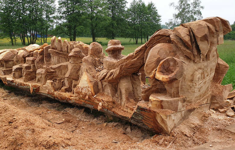 Longest Continuous Wooden Sculpture in the World :: Weyerhaeuser